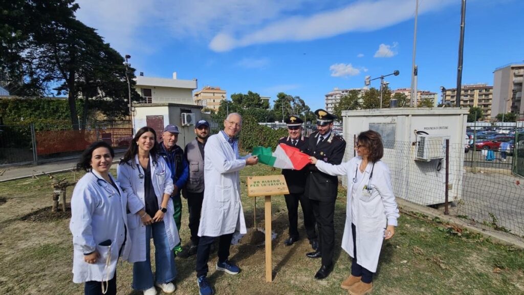 Un albero per la salute all’Ospedale di Crotone